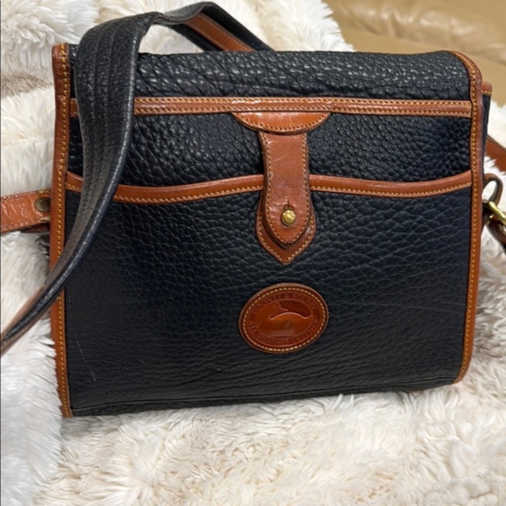 Vintage Dooney& Bourke Arrowhead Essex Crossbody/Shoulder Bag Vintage - Picture 1 of 12